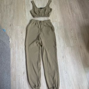 Forever 21 cropped sweat set . Small